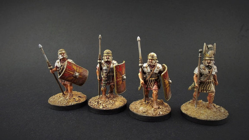 Early Imperial Roman Legionaries Advancing - Victrix Limited